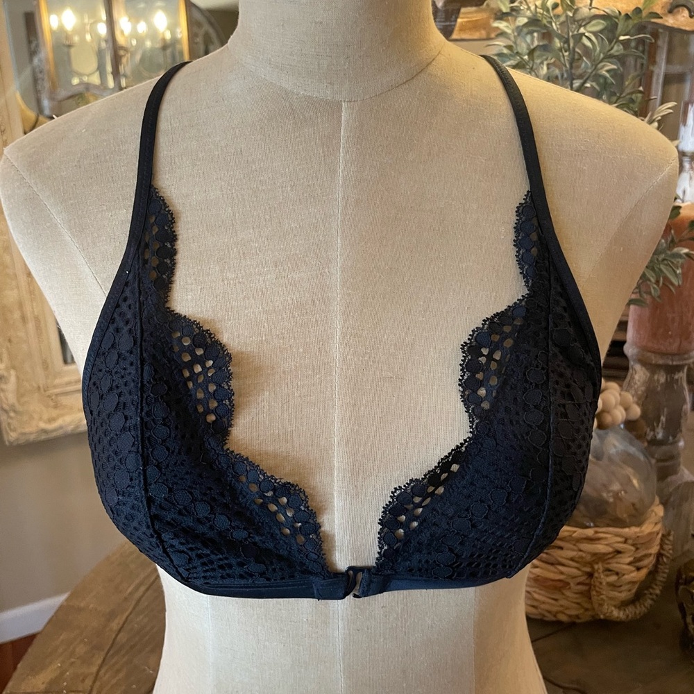 Victoria’s Secret Triangle Racer Back Bralette Black Lace 🖤 Small - Picture 2 of 7